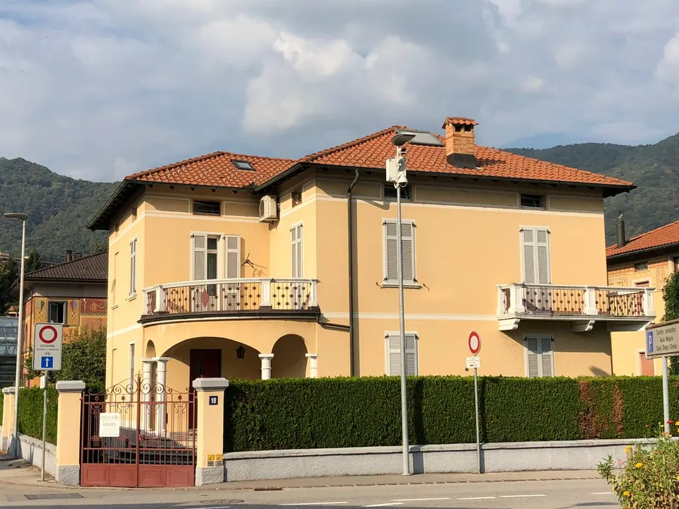 Villa Privée Chiasso – A Rare Central Estate with 500 m² of Living Space